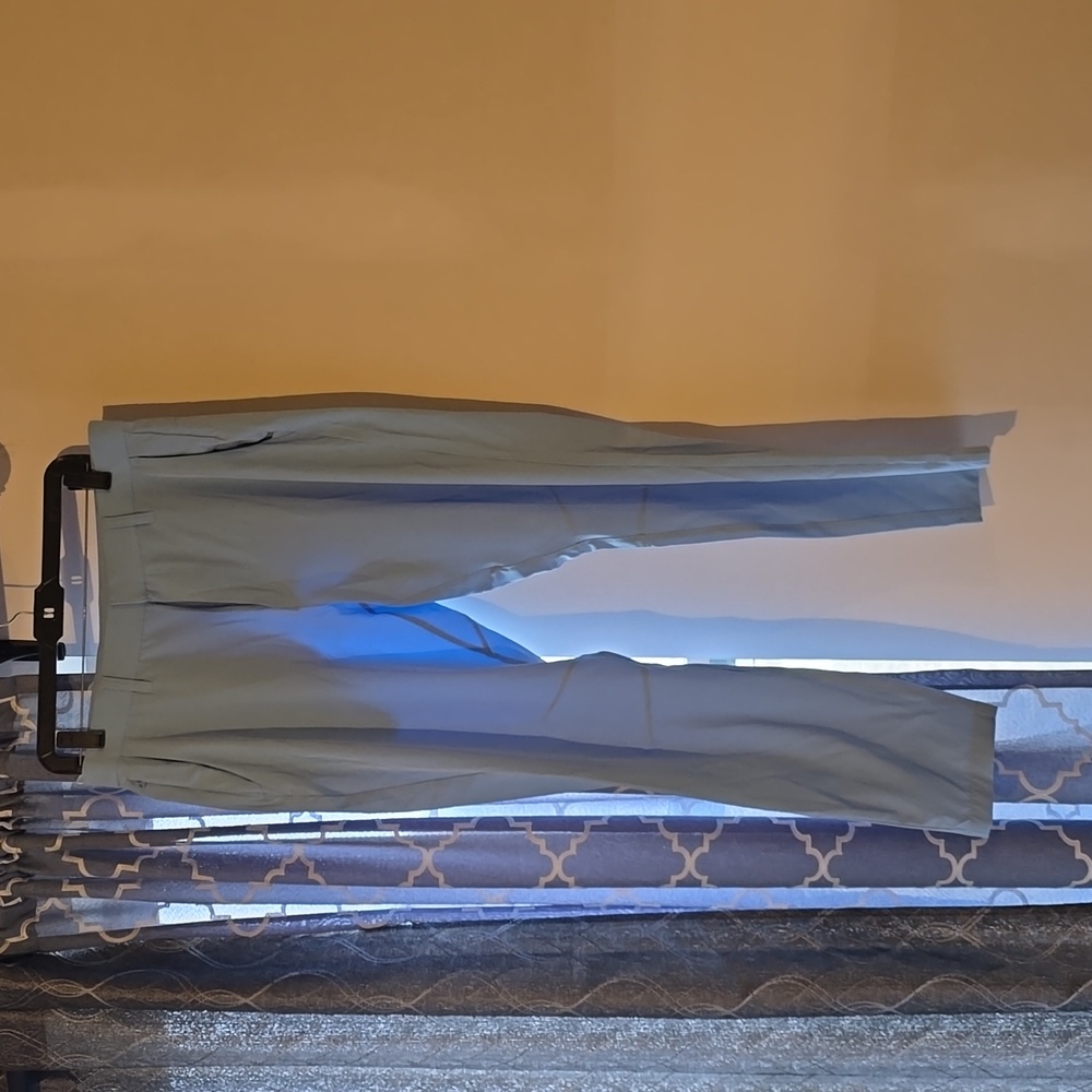 Fabletics The Only Pant Men's Size 33x32 Baby Blue Classic Performance Chino